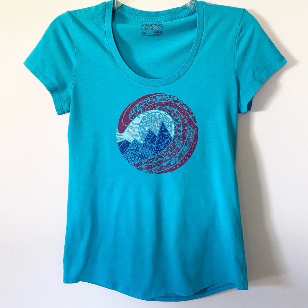 Patagonia Scoop Neck Slim fit Graphic Tee XS